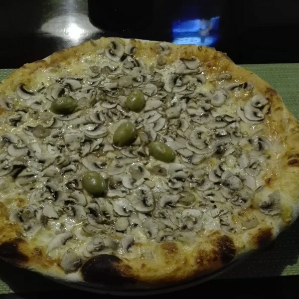 Pizza Con Funghi